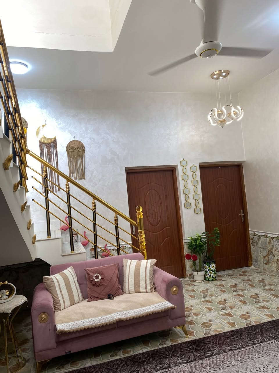 بيت للبيع

مساحه البيت ٢٠٠م
السعر ١٧٥
العنوان. السفينه شارع السفير 
تفاصيل البناء. طابق مسلح 
ط١ غرفه عدد ٢ صاله استقبال مطبخ صحيات

المعلومات الاتصال على الرقم 
***********
او مراسلتنا على الفيس او الواتساب 
نستقبل جميع العروض الطابو والزراعي
@إشارة
