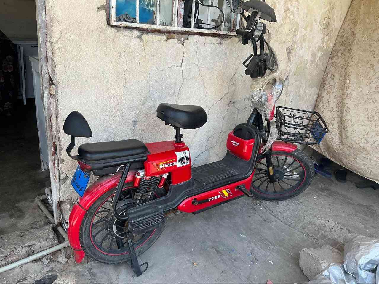 دراجة كهربائية حجم كبير نقص بطاريتين  نظيف كلش المكان كركوك قادسية ثانية
اتصل على الرقم *********** كركوك, العراق
