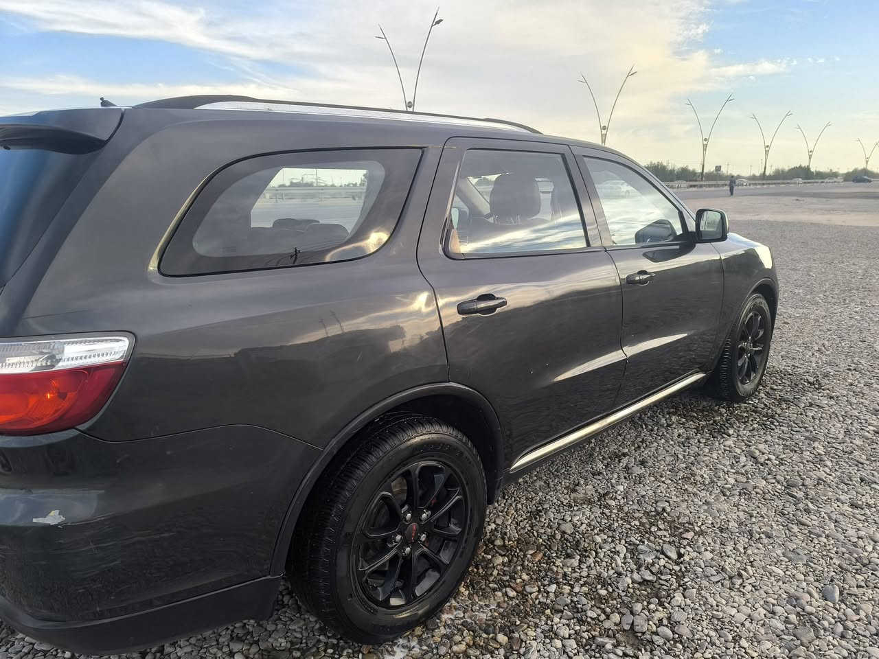 دورنگو /11 بغداد رقم دولي  هزة جديدة بصمة .تشغيل عن بعد .كشنات خزن مومري  .مقاعد  خلفية كهرباء قلاب. كامرة حساسات. شاشة تدفئة كشنات اشاير بل مري.كشنات كهرباء .باب خلفي كهرباء شفط.تحكمات ستيرن.منظومة غاز (80 ) حلقي خارجي مكان السبير.منظومة لايت زنون عالي ناصي ممتازة.محرك جيد گير حدادية طخم تاير.كشنات جلد .جاملغ امامي ايمن فقط..صبغ حزام اثر جراد بدون تكم وقمارة وبنيد مكاني بصره سعره137 ***********
