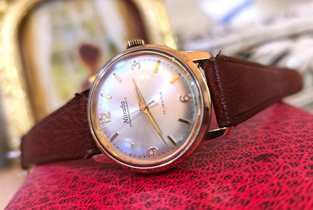 #ساعةـنيفادا Novada 🇨🇭
نصب #تكويك #سويسري
نظافة ممتازه ، بلاديه بالكامل 
وقت دقيق جدا
انتاج #ستينات


**إذا كنت صاحب هذا الإعلان وتريد حذفه لأي سبب، رجاءا أرسل رسالة إلى الدعم الفني**