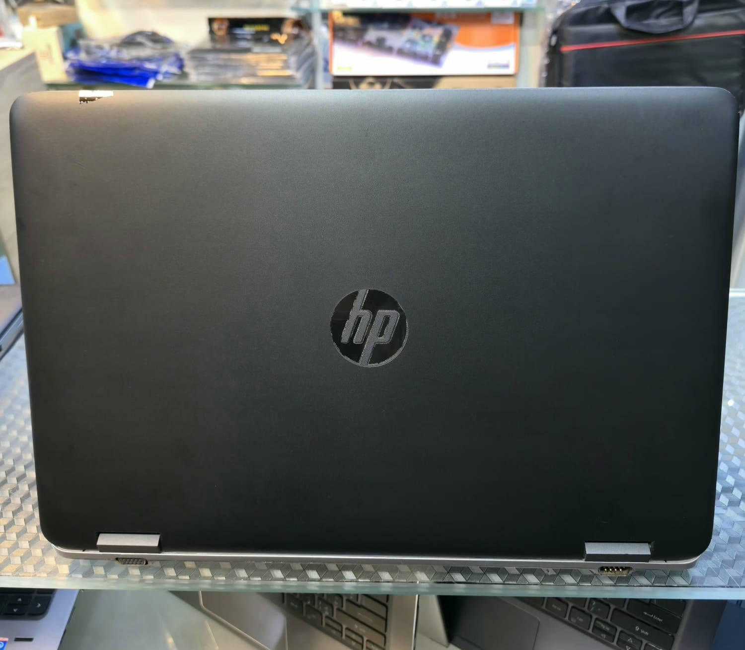hp ProBook 650 G3
CPU : i5 7th
RAM : 8G
HARD : 256ssd
SCREEN : 15.6"
GPU : 2G R7 M350
الملحقات : 
شاحنة اصلية + حقيبة و ماوس
العنوان :
 موصل - المجموعة الثقافية ـ قرب نفق الجامعة - مجمع الغانم
للتواصل : 
***********
***********
