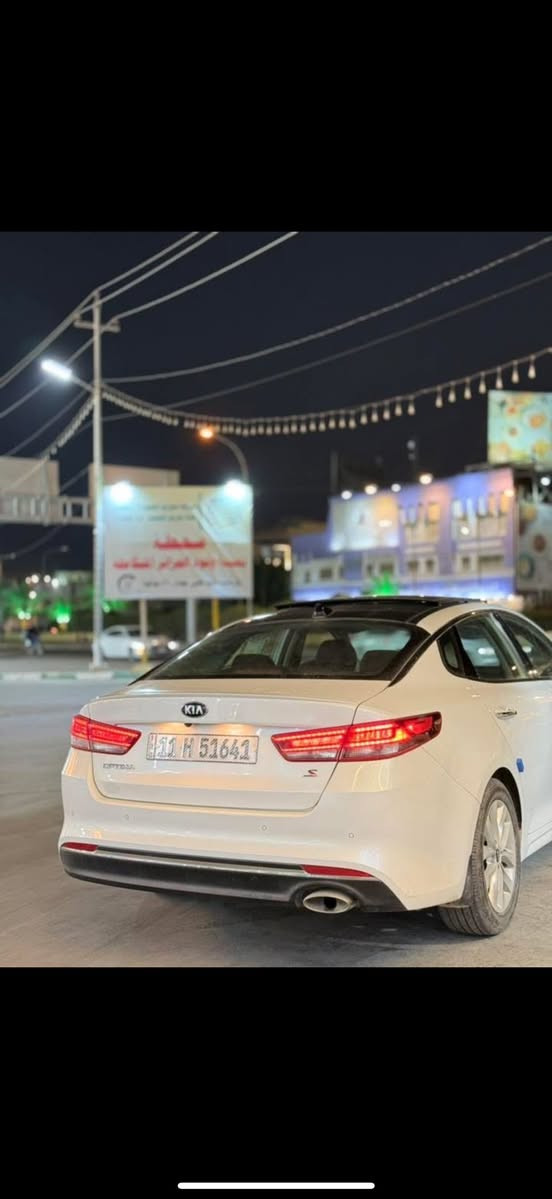 السلام عليكم اخوان 
اوبتيما ١٨ بأسمي مواصفات s وارد امريكي 
بنوراما مواصفات s معروفه 
بأسمي تحويل مباشر
ماشيه 56 الف مايل حقيقي
كير محرك كفاله شرط   
رايدها مراوس بچارجر راوينا حلالك والرزق على الله
***********
