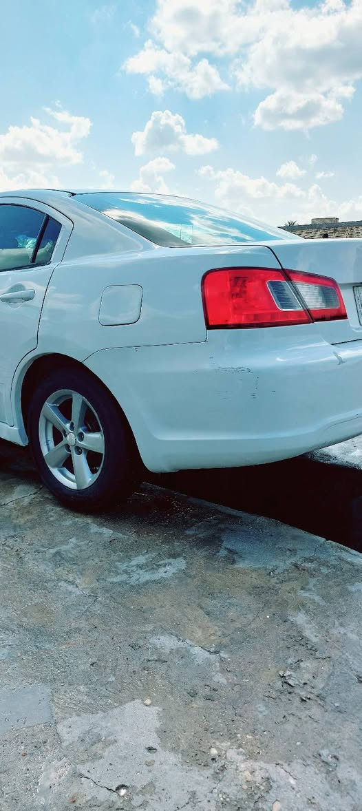 سياره مسيووو
جاهزه علا اخر حبايه 
1حداديه
2تبريد
3تواير 
4 مكينه وكير مكفولان 
مكينه ٢٤٠٠ دوش انسه الصرف 
5 شاشه او كامره دوار 
السياره مابيه لا ضربات ولا صبغ ولا رصعات ظربه خفيفه بل بنيد ومرجعينه اصلن مامبينه ابيعك سياره مكفوله لا بيه رصات ولا زلغ ولا صبغ ولا اي شي السياره اتخبل احلا من الصوره وجاهزه علا اخر حبايه 
السياره سعره 90 وبيه مجال للطيبين 
مكان السياره ناصريه سوك الشيوخ 

هاتف واتساب او خط شغالات
***********
