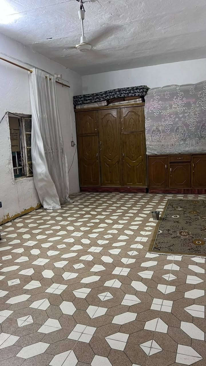 مرحبا بيت للبيع مساحه 300م غرفه صاله مطبخ ستقبال كلدور  ترك من ورا وترك بصفحه  وطارمه جبيره  نهايه شارع 30 للاستفسار ***********  بي واتساب
