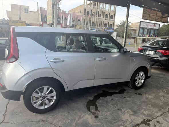 السلام عليكم
كيا صول 2020 للبيع
لون سلفر محرك 2000 دوش  رقم بغداد الدولي
سنوية ب اسمي 
مواصفاتها :
كاميرا
شاشه
توقف ذاتي  امامي خلفي
مثبت سرعة
تحكمات ستيرن جهتين
ابل كار بلاي 
منافذ USB
وضعية قيادة عادي+سبورت
وباقي المواصفات المعروفة عدا الفتحة والبصمة
گير ومكينة خير من الله مكفولة مكينه طابوكه جديده 
تبريد ثلج 
السعر 115 وبيها مجال جدآ بسيط 
مكاني بغداد الكرخ
***********
