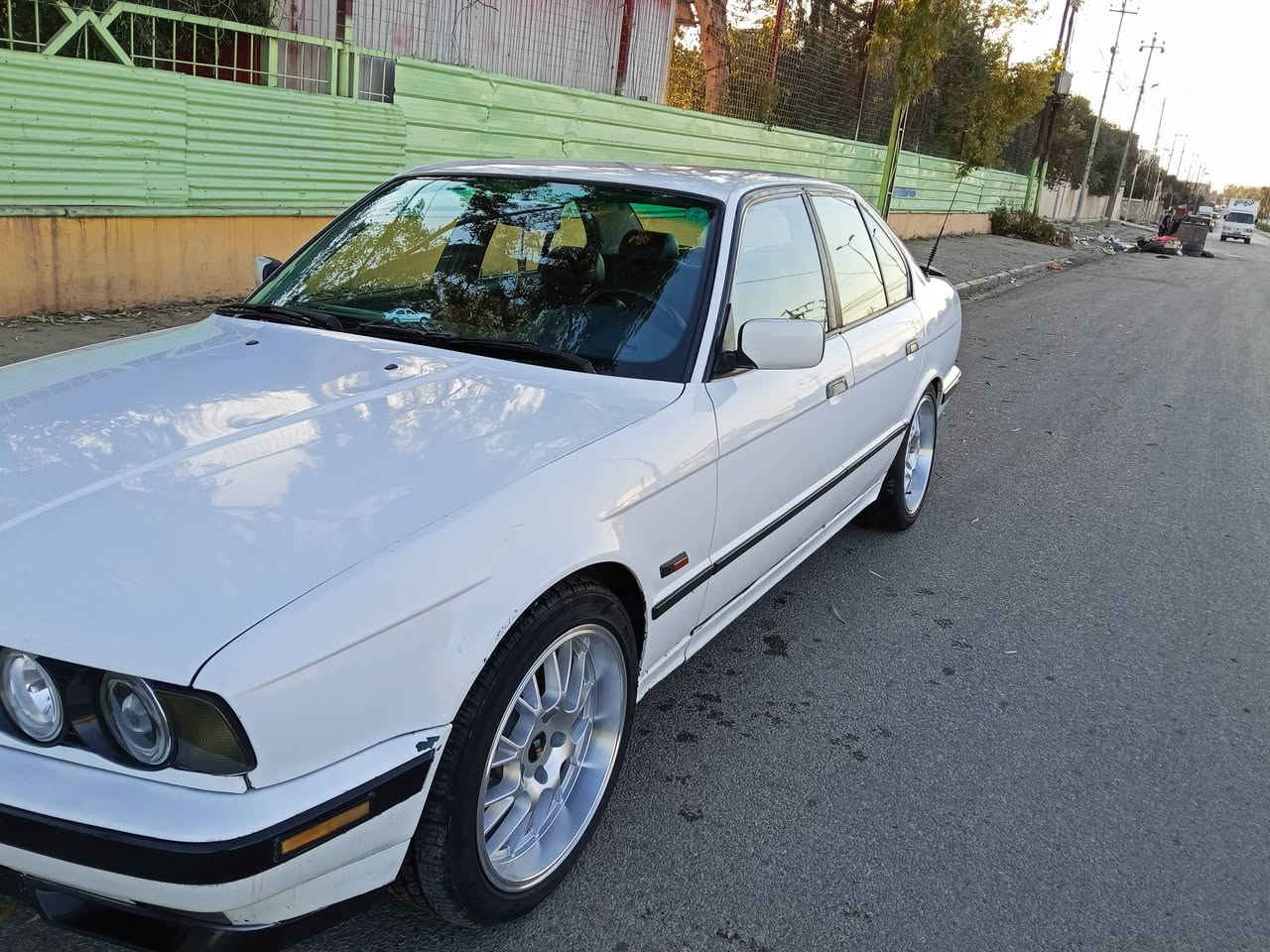 BMW e34 525i 
كير مكينه وظفيره شرط
باتري جديد
ويل كرن غزال حجم 18 
داخل نيلي
كشنات جلد اسود 
صبغ جماليه
السياره عوزها بس طخم 
تواير نظيفه
السياره نصبتها حلوه ومرتبه كلش 
رقم اربيل مسطره 
شرط التحويل 
السياره بأسمي اني صاحبها 
السعر 65 ورقه وبي مجال شي بسيط 
الخاص مفتوح 
الرقم ***********
