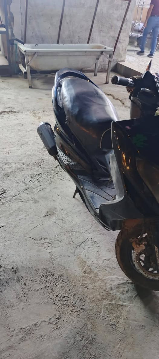 ه سلام عليكم سكنس فحل للبيع كابريتر كفرات نضيفه مكينه ناعمه كلشش تايرات جديده دراجه نضيف وحلوه مكاني دوره رقم *********** سعر 450وبيه مجال
