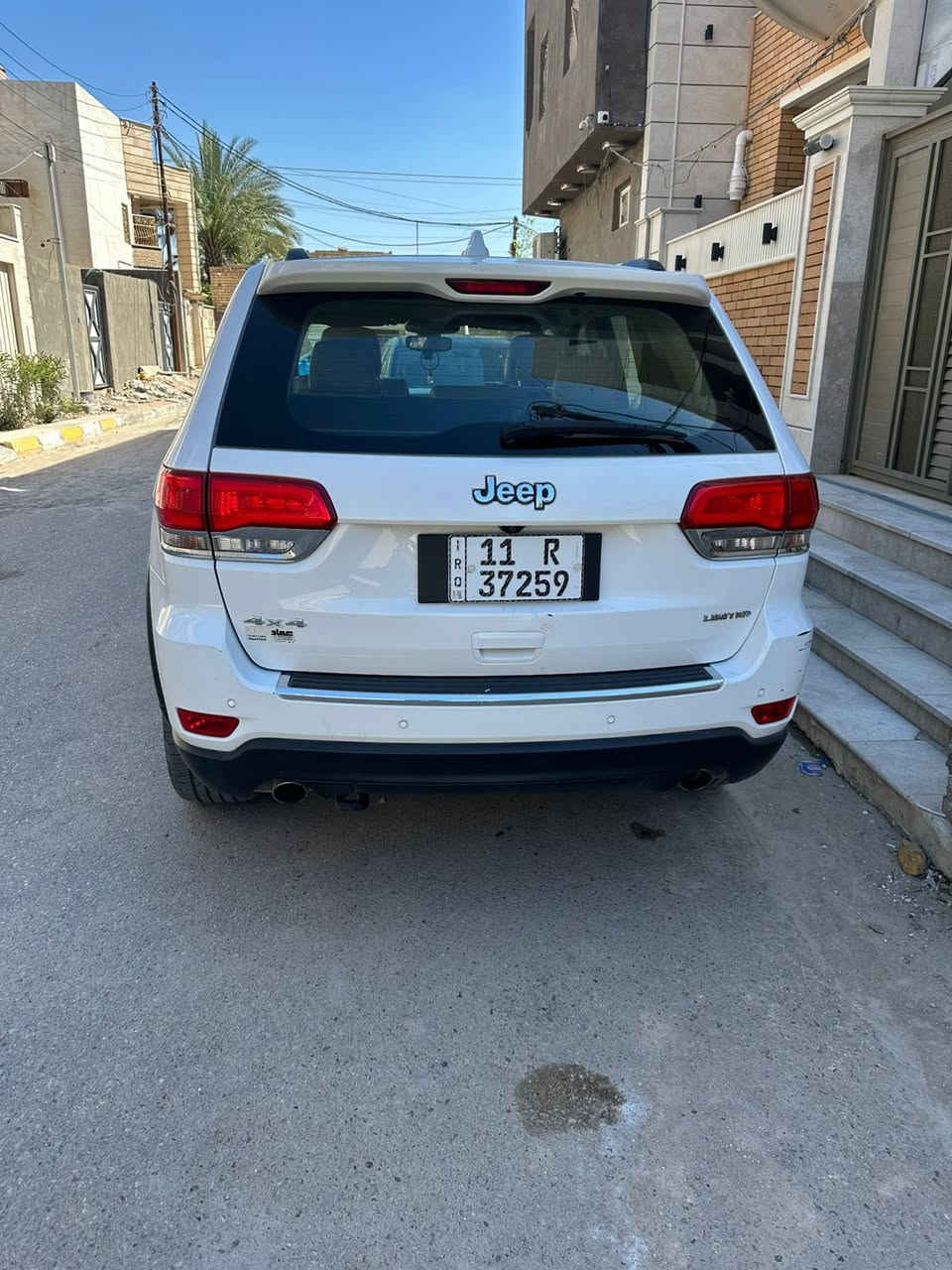 السلام عليكم 
جيب شيروكي 
2019لمتدد بلاص 
خليجي كفالة عامه 
رقم بغداد الدولي 
تحويل مباشر 
فول السياره 
3شاشات 
بنوراما 
كراسي جلد عسلي 
كراسي كهرباء 
تشغيل عن بعد 
حساس امامي خلفي 
نقط عمياء 
السعر 290وبيه مجال 
مكان السيآره ناصريه 
للاستفسار ***********
