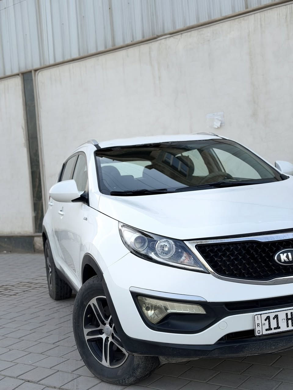 للبيع كيا سبورتج 2016 خليجي
رقم بغداد الجديد باسمي تحويل ثاني يوم .....
السياره مكفوله من حادث بس السياره جانت محد يطلع بيها فلونها مثل الجرد وصبغنا على كد القطع وكلهل ليبل واحد 
انصبغ شكم قطعه فقط رش بدون معجون فقط رش 
السياره جاهزه على اخر حبايه هيه مال بيت مومال بيع وشرا 
وبالخير علياخذها 
وكامله مكمله مابيها نقص 

السياره تبريد كير محرك كله بشرط 
والسياره فقط المحرك من فوك مفتوحه البراغي مال قبغ ولفات 
السعر ١٤٢ وبيها مجال بسيط 
والشراي يشلع عيوني 
المكان بغداد الاعضمية
*********** سرمد
