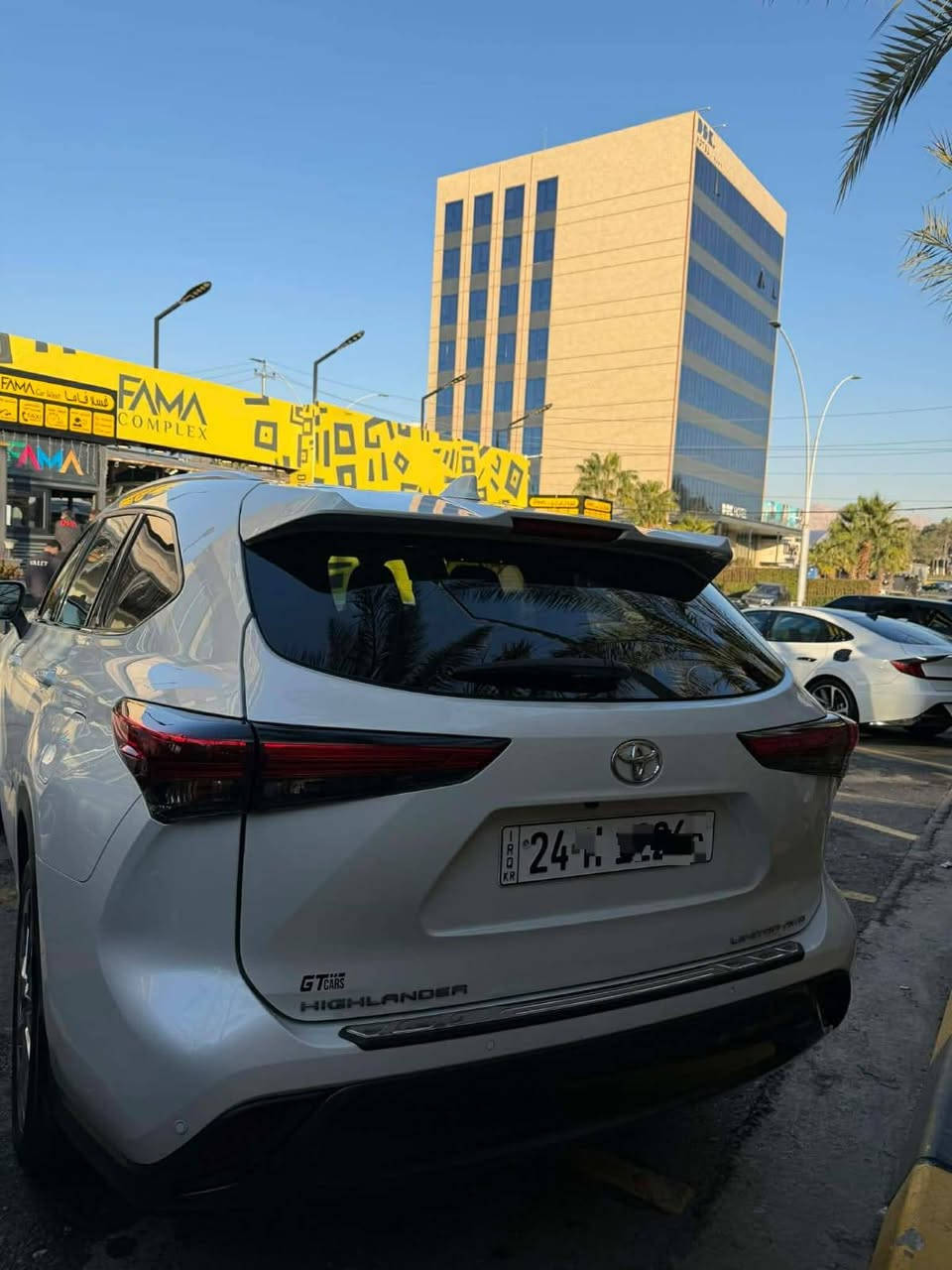 Toyota Highlande
Toyota Highlander Limited 2023 / تويوتا هايلاندر
السيارة بانزين
السيارة موصفات  لمتد فول
السيارة كلين 
السيارة رقم دهوك 
ماشية 48 mil 
السعر : 450
موصفات : 

سماعات JBL 
سلايت 
 كشنات vip 
صندوق كهربائي 
فول رادارات
كشنات جلد كهربائيه
كشنات تدفئه وتبريد
شحن وايرليس 
بردات جانبيه
اوتو هولد 
هاندبريك بصمه
وضعيات القياده 
ايكو 
نورمال
سبورت
 نظام نزول منحدرات 
 بعد بيها موصفات اكثر و اكثر 
حجم المحرك 4 سلندر توربو Turbo
السيارة دخوك ابراهيم الخليل كاتي دهوك 
شرط السيارة مكفولة من الانتربول ما مسروقة 
مكان السيارة دهوك
***********
***********
