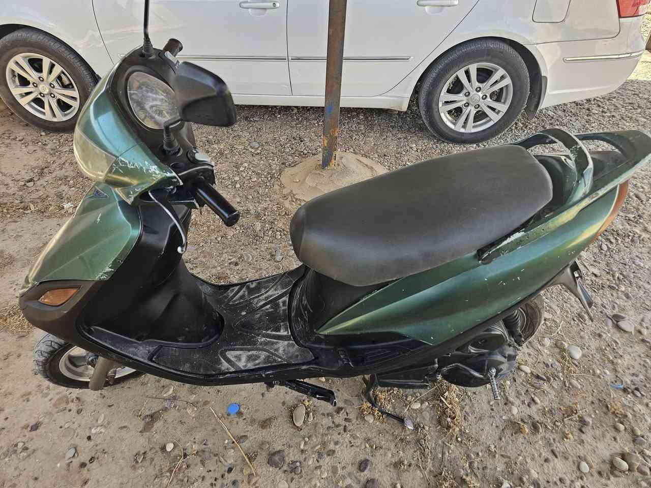 دراجه فراشه محرك نضيف مبدل كابريته ناقصها فقط سلف و واير مال عداد سرعه فقط نضافتها 90% سرعه 110 حقيقي
السعر 400 الف مكاني تكريت
***********
