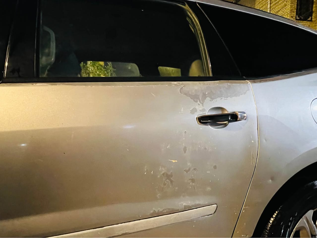 سيارة شفرليت ترافرس للبيع موديل 2010 
محرك 3600 
اوتوماتيك
تبريد شغال 
شاشة كبيره اندرويد 
سماعات جديده  
سيارة عائليه
تخم تاير جديد  
البدي بيه جراد باب خلف السايق 
وبيه دحكات بسيطه
سيارة عطلانه صار فترة  
ابيع اصوليات فقط سيارة ما تشتغل 
اكفل غرامات وتحويل فقط
كوم حديد ابيع 
السعر 67 ورقة بيه مجال حك الجيه قليل 
المكان البصرة القبلة حي المهندسين
التواصل على الرقم 
*********** الزبير, البصرة
