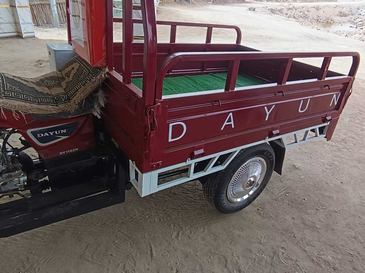 سلام عليكم ستوته البيع وراق  دايون مديل 13 تواير كارتون مكينه نضيفه كهربائيات شغاله كله  نكره سلف. ترايك وين ماتريد. اسعر مليون ونص  وبيه مجال  مكاني الفهود تقاطع طار رقم تليفوني ***********
