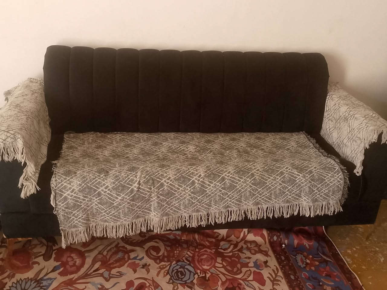غراض منزلية كاونتر تفصال مو سوكي ١٥٠ بي مجال قنفة تفصال ٦٠ بيها مجال ثلاجة مداخلة تصليح ١١٠ بيها مجال دوشك نفرين ثخين مبطن ٥٠ بي مجال مكاني البياع شارع ١٢ الاستفسار ***********
