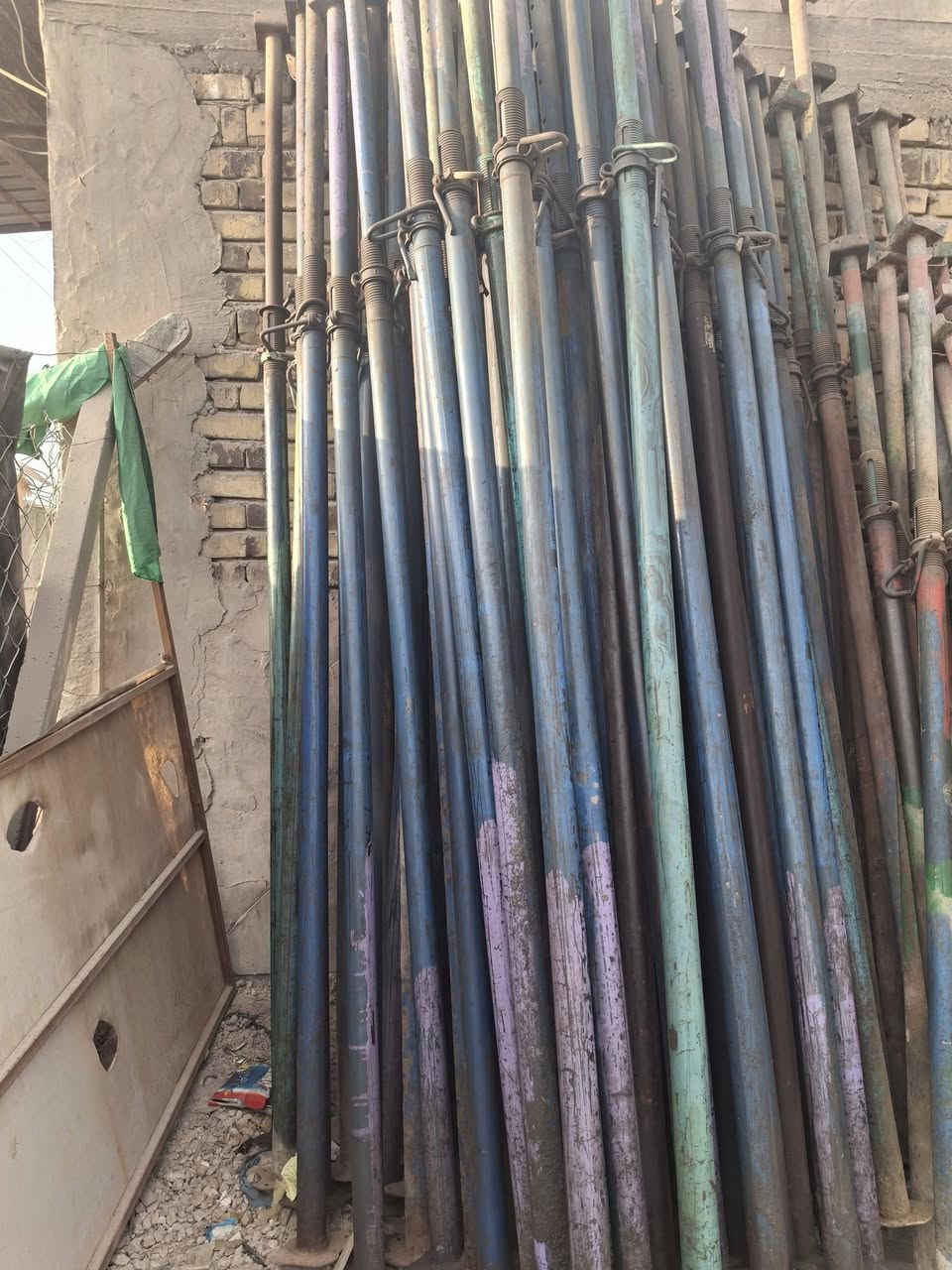 السلام عليكم
جكات للبيع  خمسة متر نظيف جداً مستعمل شغله وحدة
حاضن حرف (Q)
مكاني حلة 
***********
