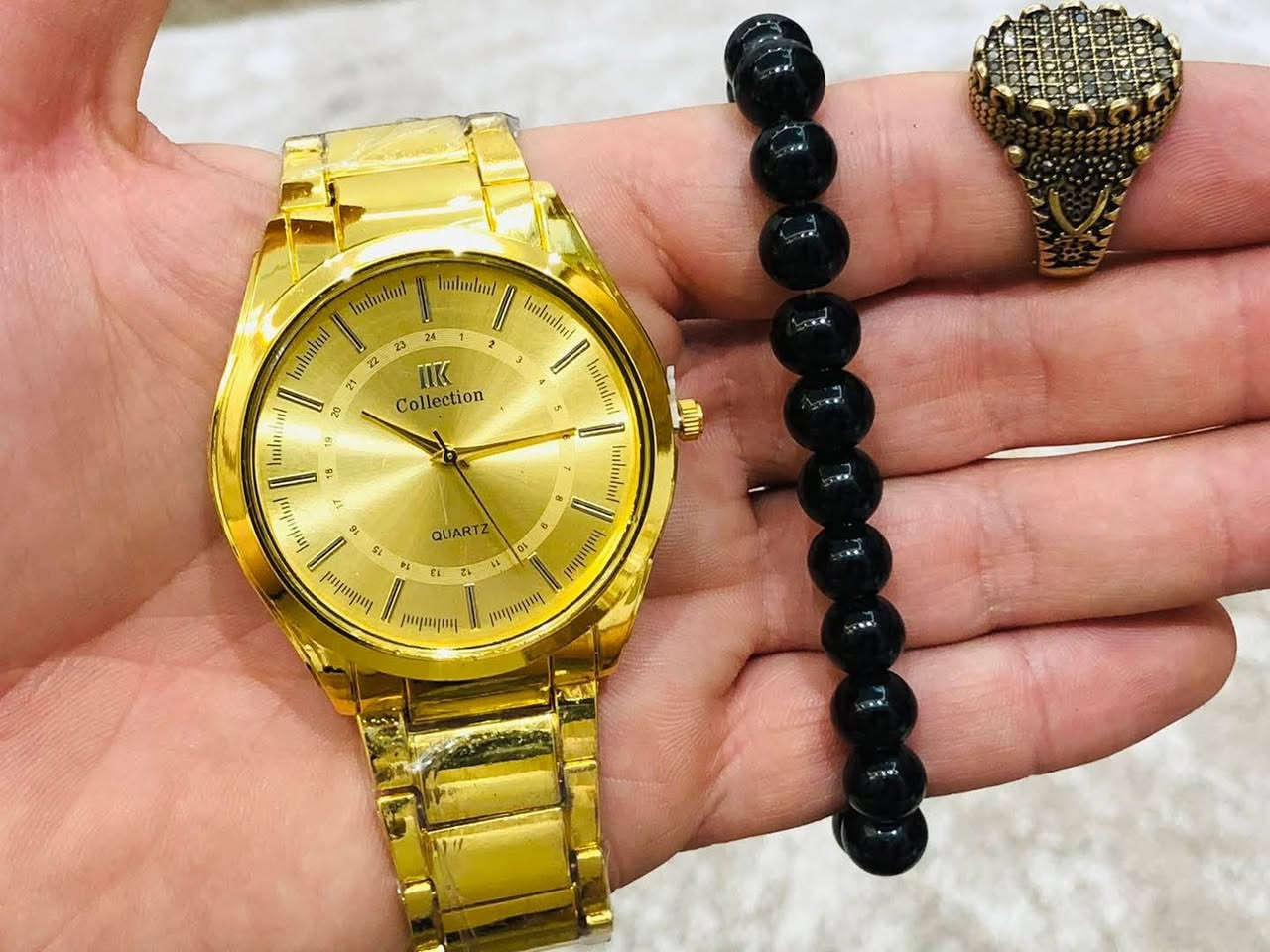 سيت كامل 
 
السعر 5  الف
ساعه
محبس 
سبحه
علبه

وتوصيل 5 الف

للحجز ارسال الرقم والعنوان 
وصورة الساعه الي تريده


**إذا كنت صاحب هذا الإعلان وتريد حذفه لأي سبب، رجاءا أرسل رسالة إلى الدعم الفني**