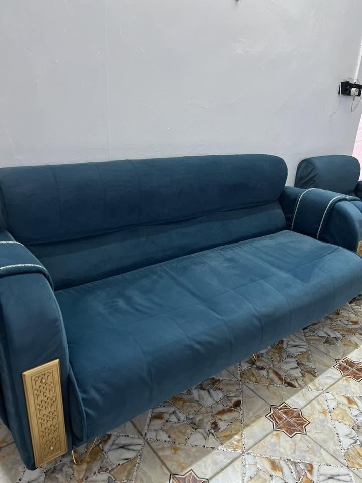 تخم تركي جديد عشر مقاعد قوي متانه سعره 350وبي مجال مكان بابل ع شارع 60وره كراج الموحد 
رقم ***********
