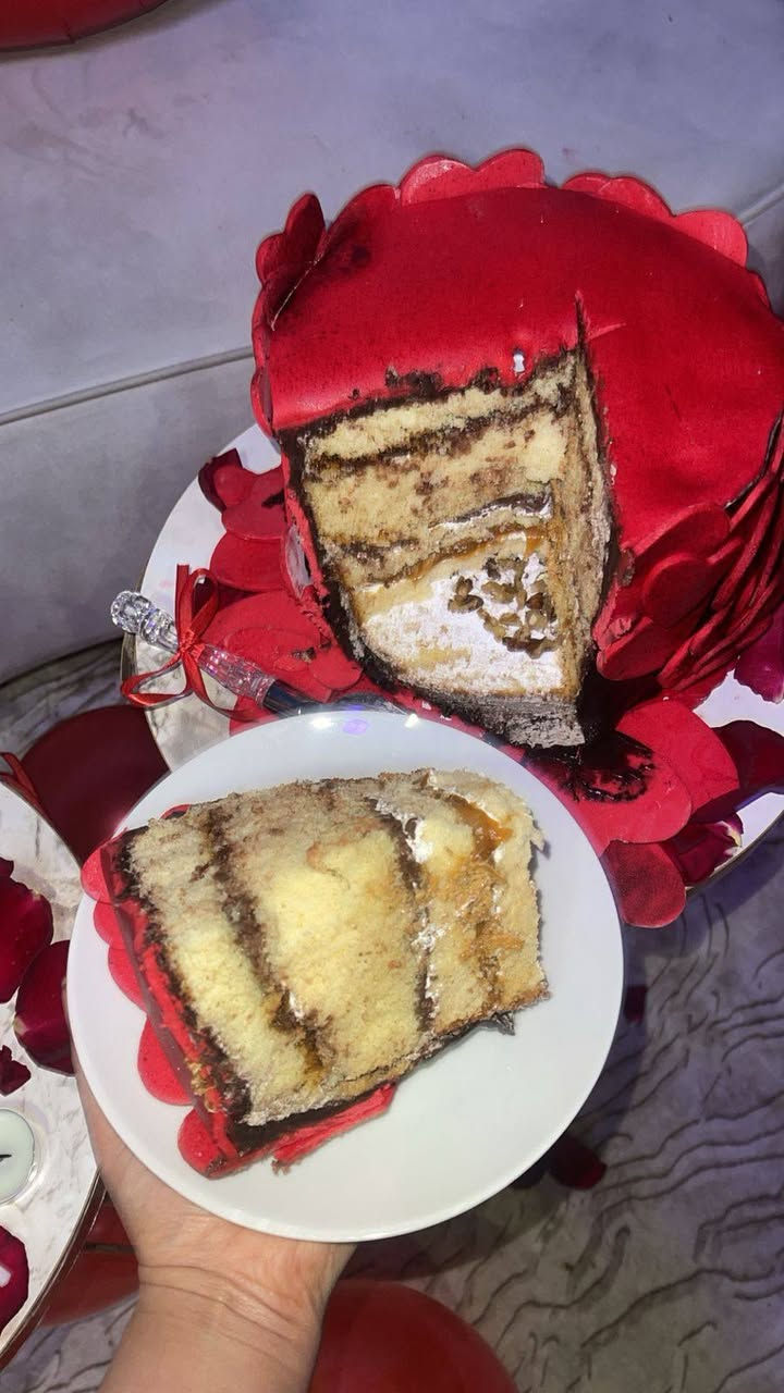 بمناسبه حلول شهر رمضان المبارك🌙  (عرض خاص فقط في رمضان) 
 كاندي كيك تقدم لكم اجود انواع الكيك وتوفر لكم تراب الملوك و كيكه الحليب (الترليجه) 😋
موقعنا حي العباس الفرع الثالث مجاور حسينيه أم البنين اللاستفسار الاتصال على الرقم التالي ***********
