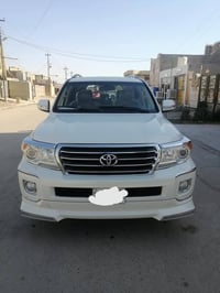 لاندكروز موديل ٢٠١٣بريم رقم بغداد الجديد مكفول فول مواصفات مكان السيار...