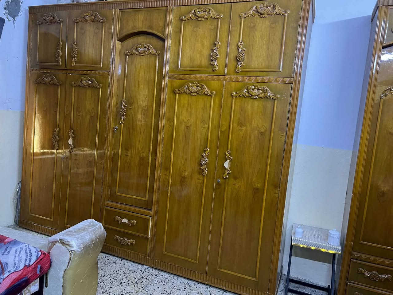 غرفا خشاب عراقي 
أم الدنك وملحق
خشب ثقيل فصال موًجهازه مشتريها قبل سنه ونص
ونضيفه
***********
***********
حي الكرامه
