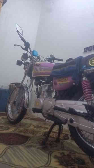 سلام عليكم دراجة للبيع ٢٥اوراق اصواليه مكفوله كفاله عامه محرك فول  مكاني قاسم ناحيت الطليعه السعر خاص *********** اتصل
