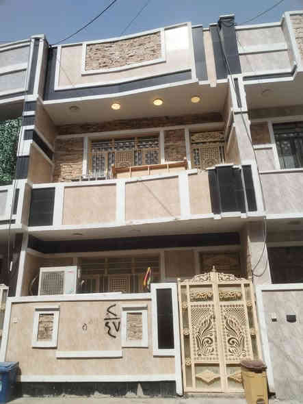 مشتمل 50متر للبيع في منطقه الشعب حي الربيع يحتوي عل غرفتين نوم ومطبخ وخدمات واستقبال الواجهه 5والنزال 10 طابو زراعي سند 25اقرار محكمه للاستفسار الاتصال عل الرقم ***********
