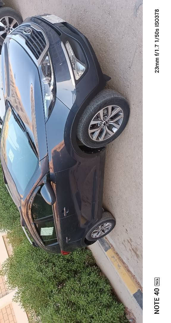 للبيع كيا سبورتج موديل 14 وارد أمريكي حادثها جاملغ وبنيد بدون داخل اللون كحلي  رقم بابل الماني شاصي ولغد وتكم مكفولات مكينه 2400 GDI  ماشيه 83 ميل حقيقي كير ومكينه وحداديه وتبريد مكفولات سعرها 120 وبيه مجال السياره بالحله بحي الزهراء يم جسر الام 
  ***********      *********** حلة, بابل
