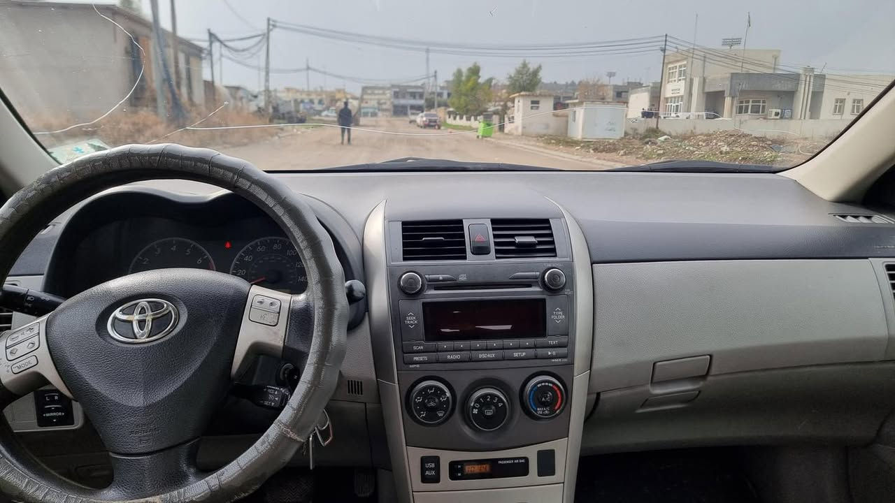 تويوتا كرولا 2011 امريكي 
غرامة 1,810,000
يةك جاملغ دواي سايق صبغه و صندوق تبديل شركة
ايرباك و مكينه و گير بەشەرت پيش و پاش كبس
نرخ (سعر) 115 ورقة و كەمەک مجال
 هزە 2020 سەنەوی بە ناومە
 208 هزار رويشتووه
***********
