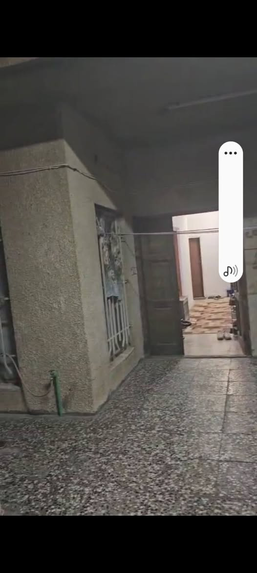 للبيع بيت 🏡 طابو صرف فى #شهداءالبياع مربع جامع 🕌 الكبيسي #مساحته٢٠٠م واجهه ٨ يحتوي على #ثلاث_غرف_نوم 😴 وصاله ومطبخ وخدمات وكراج للإستفسار اتصال 🤙 على الرقم 
***********
#الجميع
