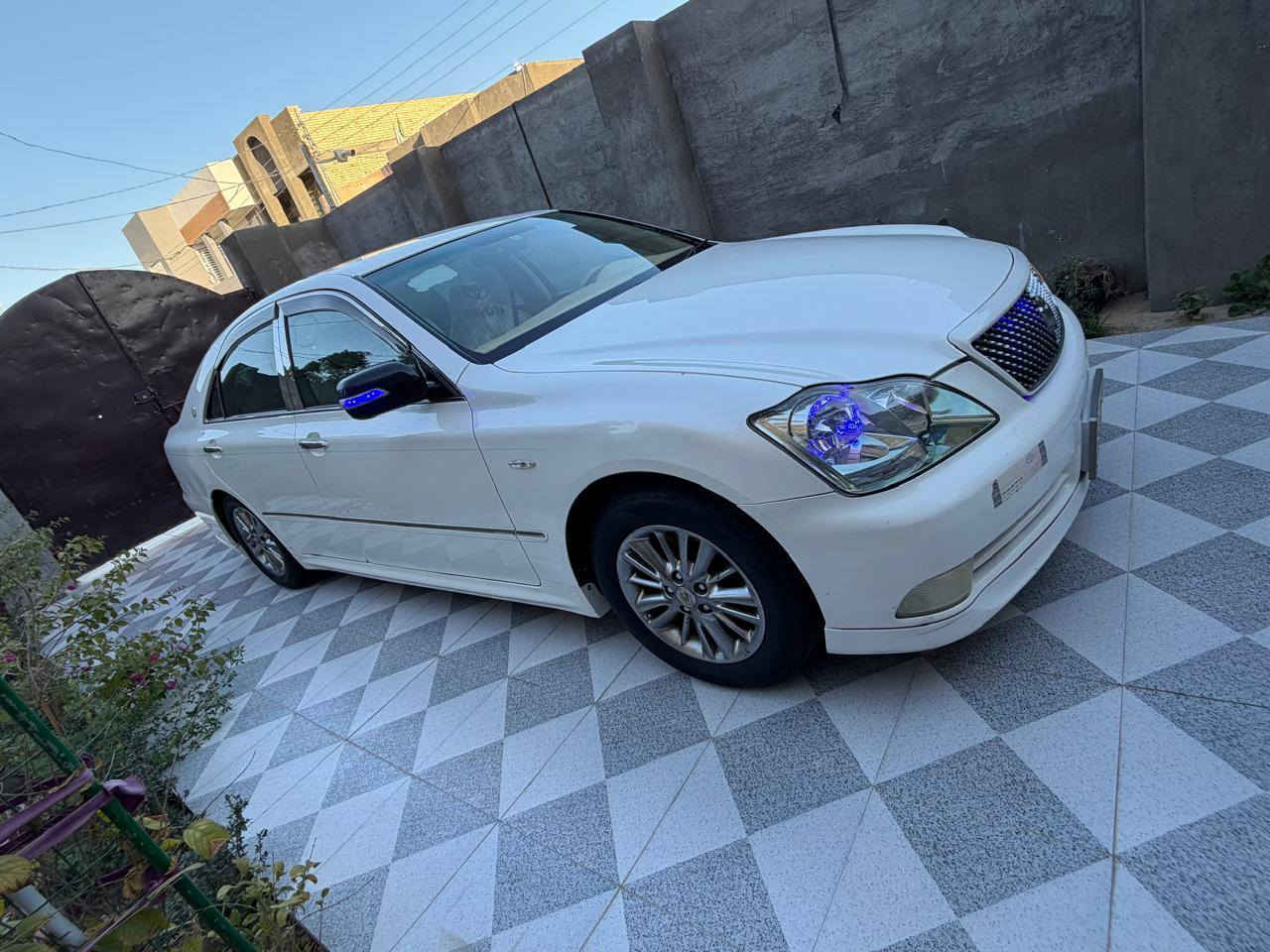 للبيع فقط
للبيع فقط شاهينه موديل 2004 اصل كرستال اصل ٢ دكم 
شاصي ١٨٠ تحوير فوك وجوه نجف دشبول صيني تبريد قطعتين تخم تاير وويل جديد رقم كركوك انكليزي مداور ثاني يوم سنويه ٣٠ قرار ٤٨ تسجيل جديد مكينه وكير وحداديه جدد مكفوله كفاله عامه حته من الصبغ السونار مرفق بل منشور مكان السيارة كربلاء السعر ١٦٠ وبيه مجال بسيط ***********
