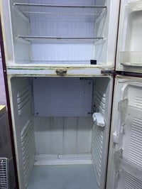 ماروني 24قدم • ثلاجة 19قدم • شغال ونضيف