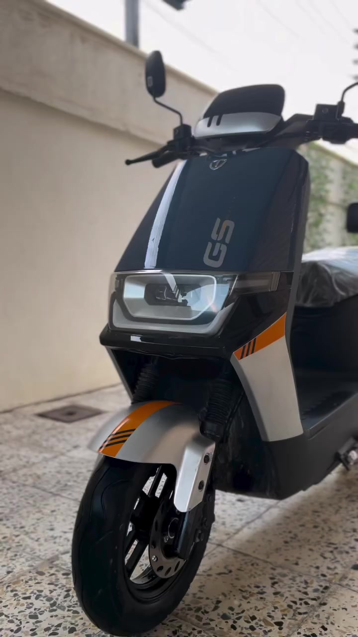 ماطور للبيع✅
نوع تيسلا ⭕️
ضمان بطاريات 🔋سنتين على الفحص 
السعر خاص 💯
رقم الهاتف : ***********⭕️
