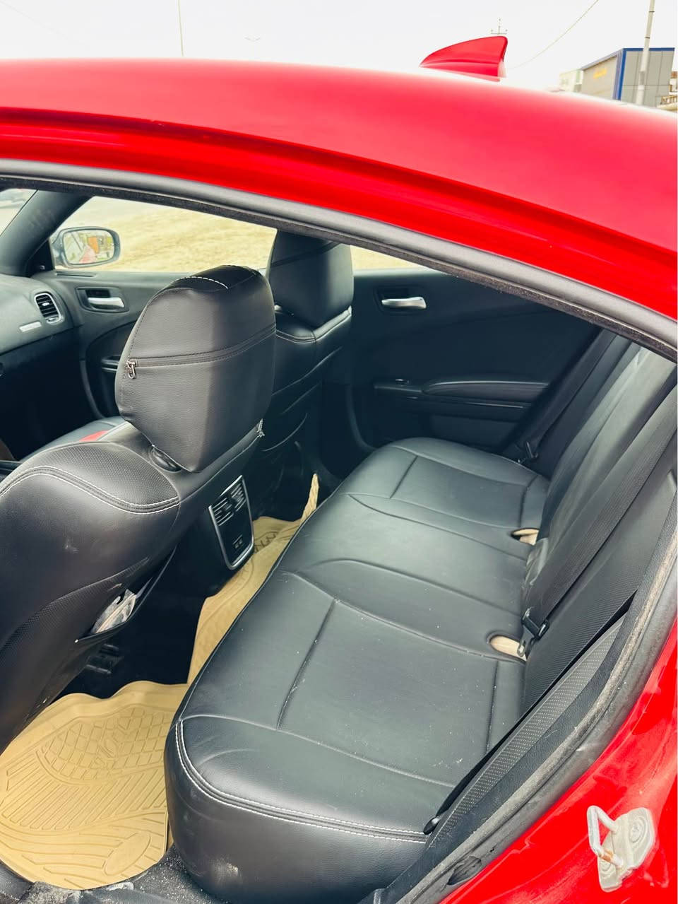 السلام عليكم 
للبيع دوج جارجر 2016 وارد كندي مكفوله من الحادث فقط لبنيد صبغ بدون فتح او تبديل ولسونار مرفق بلمنشور 
رقم بغداد سنويه وهزه ورقم جديد 
موصفات السياره SXT
محرك 3600مكفول 
دعاميات محدثات SRT
شاشه جبيره
كامره دواره 
منضومات زنون عالي ناصي كشاف 
كير طياره 
حساسات اصل 
نضام ايكو مكثف بانزين 
اتركشن مانع انزلاق 
هيترات مري 
كشنات تدفئه 
تحكم استيرن جهتين 
ويل كب اكروم 18 +تخم تاير جديد ،
مثبت سرعه 
وباقي الموصفات معروفه 
السياره جديده ومناقصه اي شي 
حداديه اماميه خلفيه جديده 
مشط وكاردن واكسل قبل يومين شادهن جدد
باتري جديد 
السعر 188
مكان السياره بابل 
*********** هاشمية, بابل
