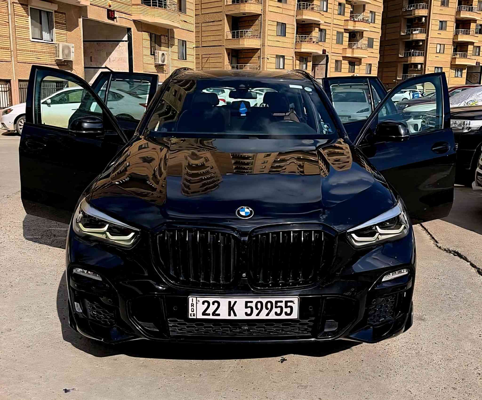 BMW X5 Individual with M Kit
خليجي وكالة العروش
مغلفة PPF يم Geo Shield
5 سنوات على إيد وحدة
سيارة جديدة واحلى من الصور
موديل 2020 لون اسود Black Sapphire Metallic
رقم اربيل الجديد مميز 
صيانتها وادامتها كله بالوكالة بالعروش

مواصفات طلب خاص Individual
لون جلد چكليتي
لحايا امامي خلفي وكالة
مقاعد فل كهرباء حتى التچوة مال راس كهرباء

اوبشن مميز:
 ترجع نفس المسار الي فاتت بي من تخلي R لحد 50 متر!

محرك 6 سلندر Twin-Scroll turbo
X drive 40i
بصمتين وياها وحدة منهم (Display Key)
دخول ذكي
Auto lock تقفل من تبتعد
رادارات امامي تفاعلي
رادار خلفي
رادار النقطة العمياء
كاميرات 360
تحديد مسار
تبديل مسار شبه اوتوماتيك
حساسات 360
اوتو بارك
بانوراما
تبريد cupholders
ماشية ٦١ الف كيلو فقط.

للاستفسار الاتصال على الرقم 
***********
