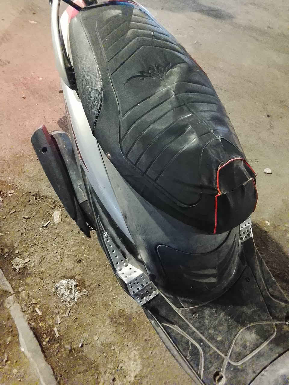 ماكس عدله للبيع كفالة عامه كلها ختم واحد ويه المكينه كلها بلادي خرسه
شراي اتصل *********** وتساب 
العنوان بغداد شارع حيفا 
السعر 650 وبيها مجال
