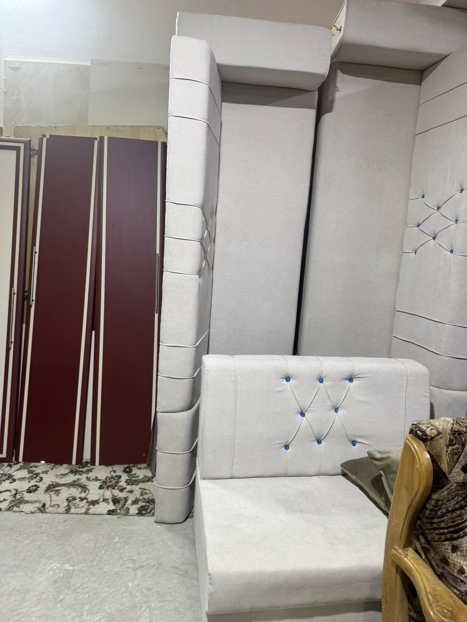 مجموعة اغراض منزليه للبيع باسعار مناسبه 
للستفسار *********** 
يوجد توصيل …عنوانه …سليمانيه بكرجو شارع عوال مقابيل حديقه كوستجم او مدرسه شنيار للبنات (معرض حذيفه )
