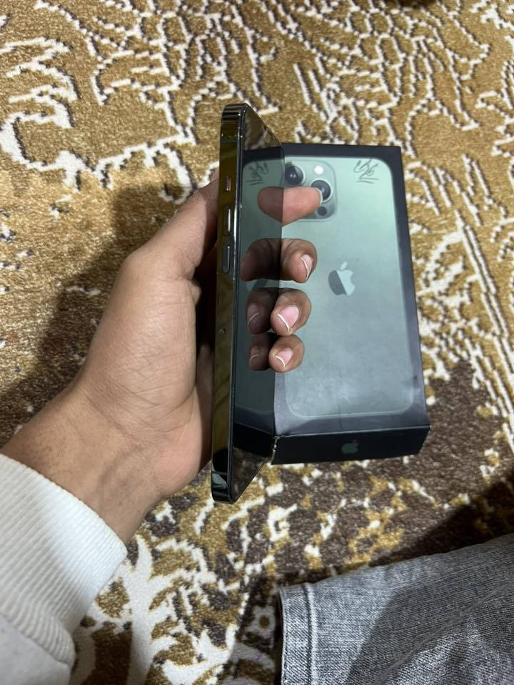 ايفون 13 برو ماكس زيتوني فول نضافه مكفول ذاكره 256بطاريه94 كارتونه ولكيبل ما مستخدم مكاني البصره القبله الشراي يجي واتساب ***********

