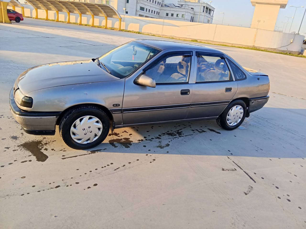 اوبل فكتر كير عادي موديل 1992 سليماني رقم جديد بطاقه بنزين بيه بس منتيه صاحب الشرعي كركوك  هذا رقمي *********** تحياتي
