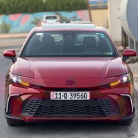 ﷽  تيوتا كامري هايبرد 2025 SE بلاص واد امريكي   الون : ( احمر )       ...