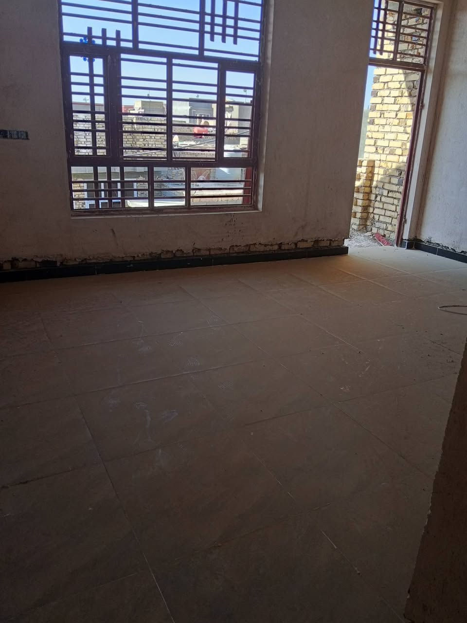 السلام عليكم هيكل  طابقين الطابق الثاني نقص بورك فقط  طابو زراعي سند 25 بأسمي مساحة 216الورديه خارج يبعد عن الشارع 200خلف معمل ابو كيره كافة الخدمات للاستفسار لاتصال *********** ب67بي مجال بلاش البلاش بيت نواقصه بسيطه وشغله درجه اولى
