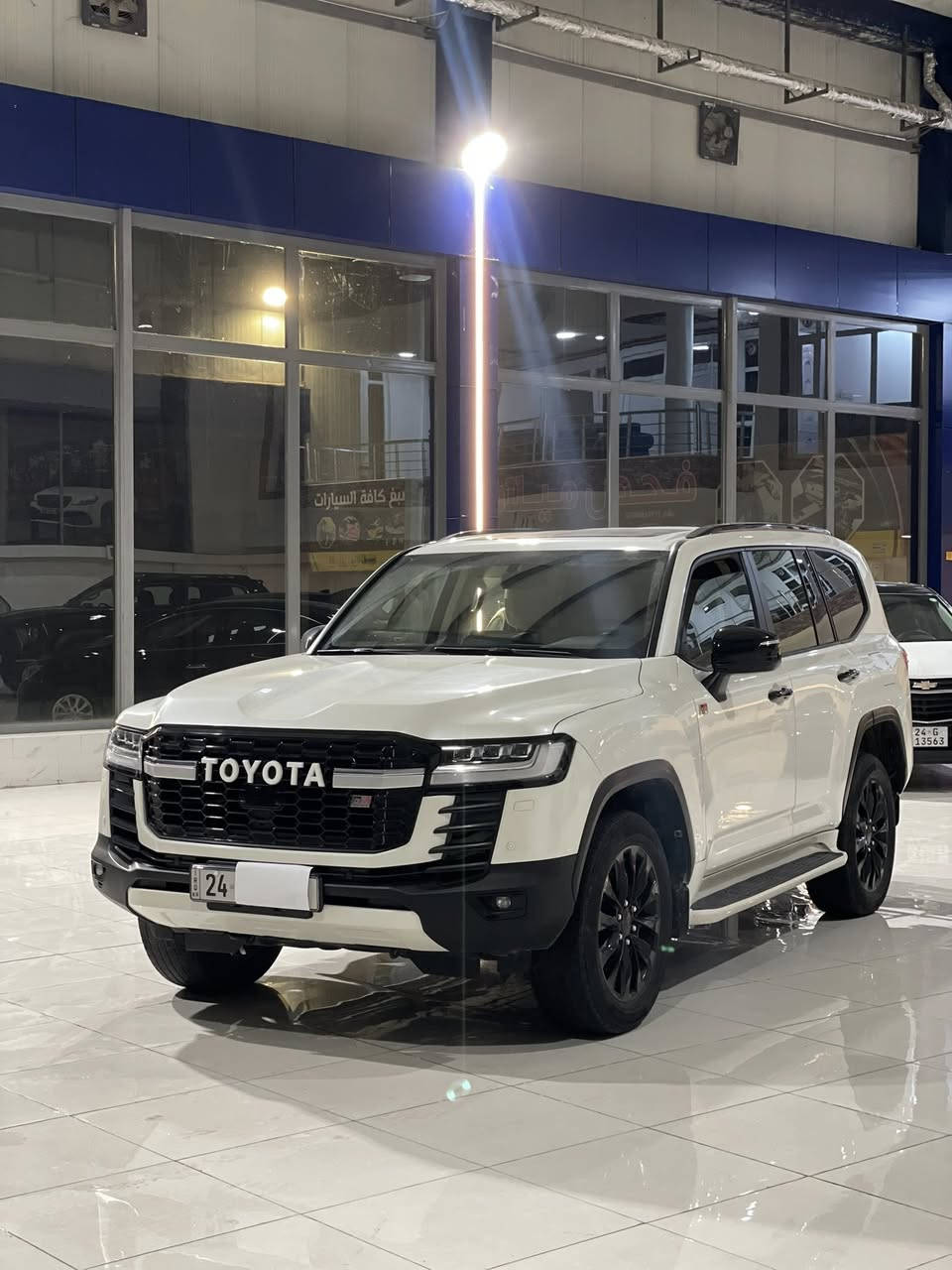 سلام عليكم
لاندكروزر جكساره 2023 
ماشية 125 الف كيلومتر 
‏ GXR 
6 سلندر تنفس طبيعي 
سعر 598 ورقة 🔥

  🔴 سونر موجوده بالمنشور بدون قطرة صبغ بدون تعديل مكفوله كفالة عامة حتى شخط مابي بشرط 
گير محرك كهربائيات بشرط (كبس)

‏‎ مواصفات 
8ايرباك 
ثلاجه 
فتحة (سلايد)
كشنات كهربائي موجلد 

‎رقم سنوية فحص هزة كلشي جديد
‎باسمي السنوية بشرط تحويل وغرامـة
‎عنوان محافظة دهوك 
‎للتواصل 
***********
***********
خط و واتساب متوفر ✅
