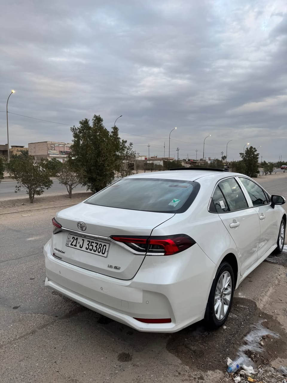 السلام عليكم لبيع كورله 2023 خليجي فقط بانزين فول مواصفات فتحه بصمه تبريد قطعتين شاشه كأمره حساس أمام خلفي مرايات شفط رقم جديد وسنويه جديد تريد تحويل وكاله سياره فول لأخير كفاله عامه ما عده بارد بسيط بل صندوق فقط وباقي كفاله كير مكينه حداده كله جديد تخم تاير كله جاهز …… مكاني بصره لسعر 180 وبيه مجال بصيط 
*********** البصرة, العراق
