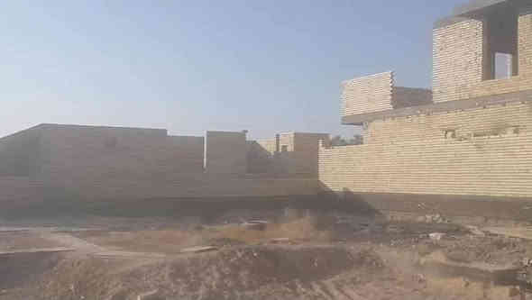 السلام عليكم

قطعة ارض مساحته
 200متر زراعي سند 25  الموقع  كربلاء لحسينيه قرب مدرسة التحرير حي جديد كافت لخدمات من مي كهرباء شارع تبليط 6متر بلوجه
مشيد عليها اساس اذا ماعجبه انزله من سعرها تكلفه شيل الاساس
السعر 39 وبيها مجال
للاستفسار ***********
