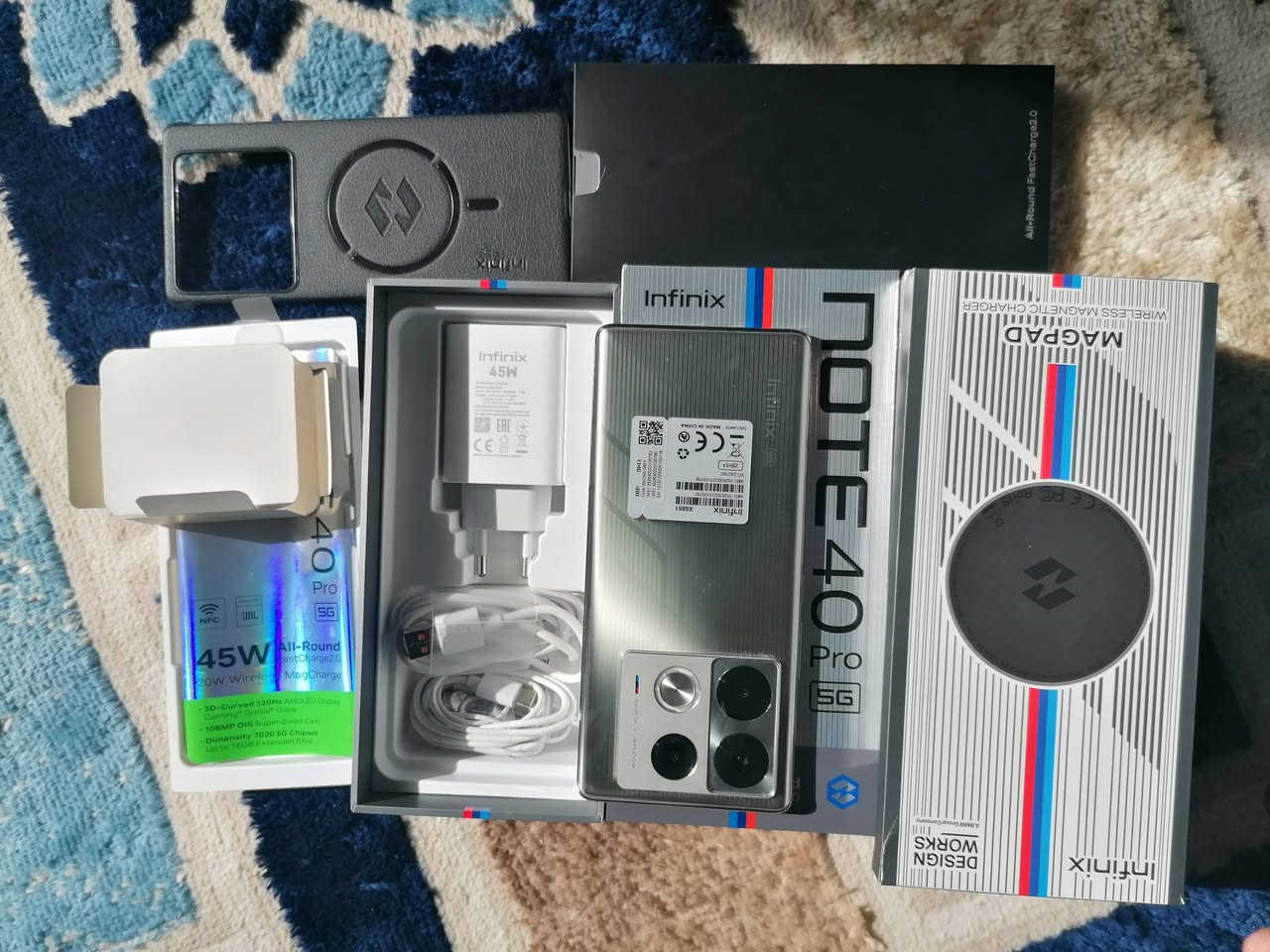 السلام عليكم جهاز للبيع جديد بل كارتون مستخدم 5 ايام 
اسم الجهاز 🔇 انفنيكس نوت 40 ذاكره 256 رام 16 شحنه 45 وات شحن سريع 
السعر 300 وبي مجال الشراي يتصل على الرقم ***********
***********
