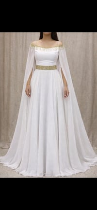 فساتين للبيع ملبوسات مره وحده نضيفات كلش الردان الأحمر اقصر شويه الأبي...