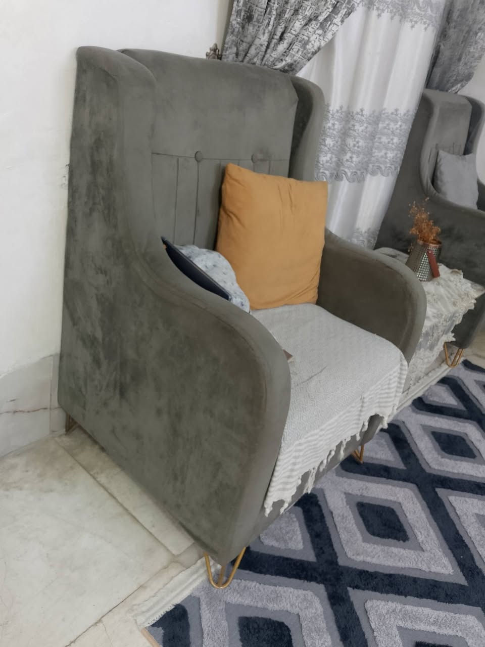 السلام عليكم تخم 8 مقاعد مستعمل نضيف رايد 225 وبي مجال مكاني الاسكان قريب على المنصور  رقم ***********
