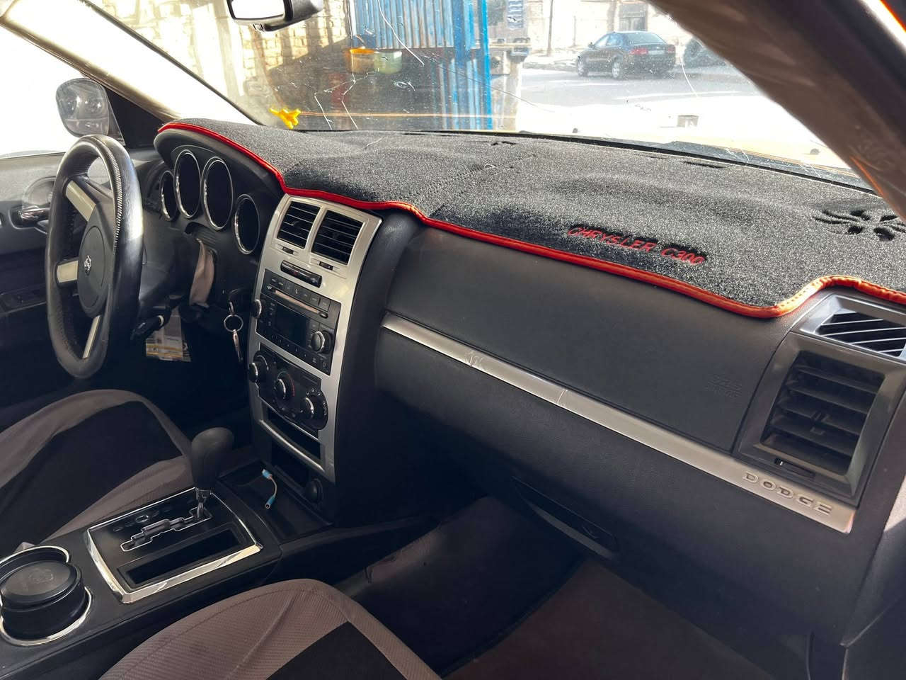 چارجر 2010 رقم بغداد
وارد أمريكي ، نظيفة، حادثها الچاملغ الخلفي كما موضح بالصورة ،
والباقي كله مكفول من گير ومحرك وغيرهن كله مكفول . 
العنوان الديوانية الحمزة الشرقي ، 
السعر 115 .
***********
