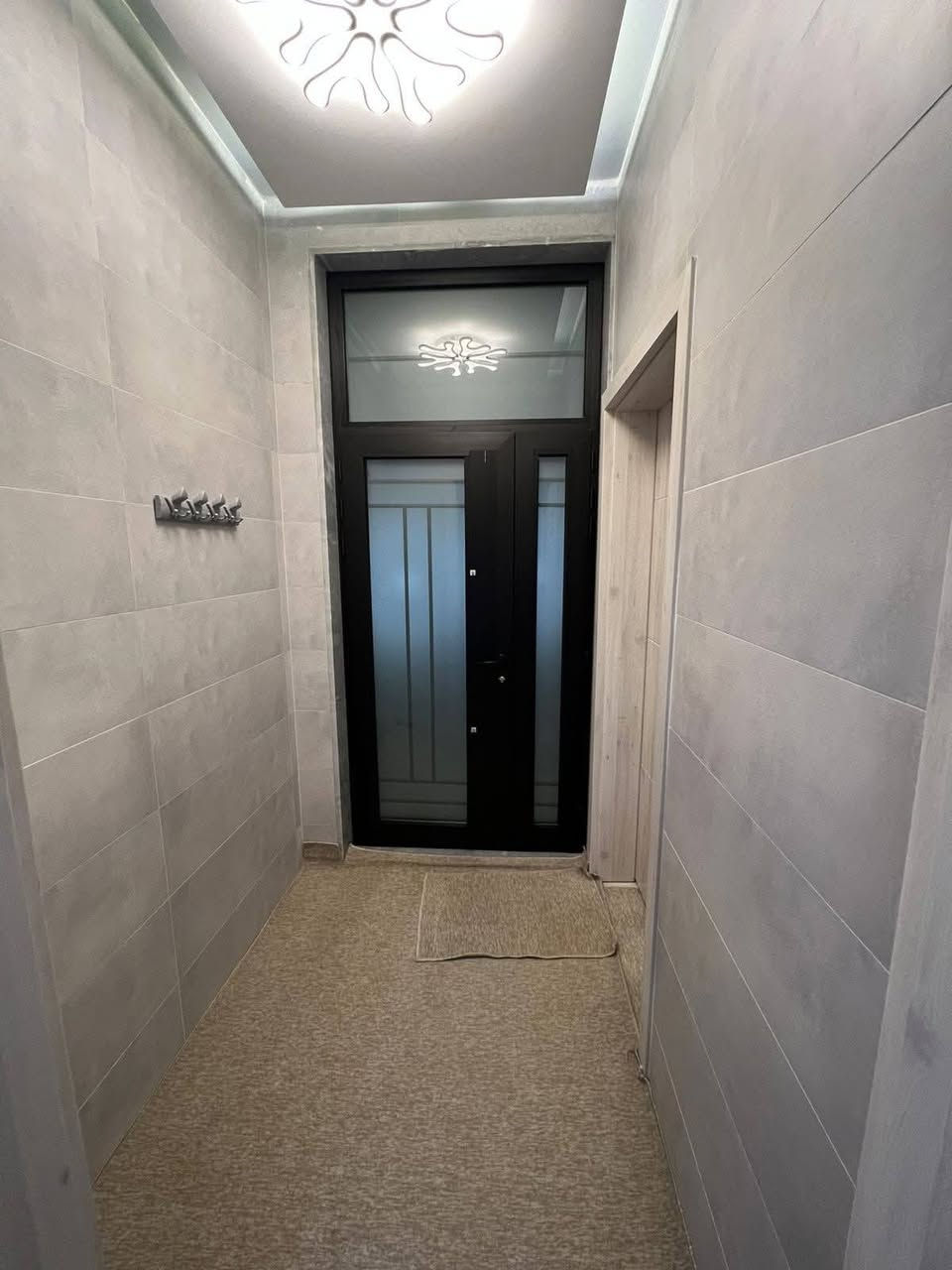 #اعلان_سكني 📒
دار للبيع في حي الاطباء
#المساحة/  ٣٠٠ متر/
#الجبهة/ ١٥ متر  /
#الطابق١//  ٣ غرفة نوم   استقبال مطبخ صالة صحيات 
#الطابق٢//  ٣ غرف نوم مطبخ صالة صحيات

#***********
#***********

قناة التلكرام/
https://t.me/Mosul_Realestate

موقع الانستا/
https://www.instagram.com/mosul_realestate

قناة اليوتيوب/
https://youtube.com/@mosul_real_estate

#مؤمن_للعقار 
#اعلان_تجاري
#اعلان_سكني
#الصديق #الحدباء #الكندي #البلديات #السُكر #الكفاءات #المثنى #النور #البريد #المصارف #الزهور #القادسية #الايمن #الايسر 
#الموصل
#نينوى
#العراق
