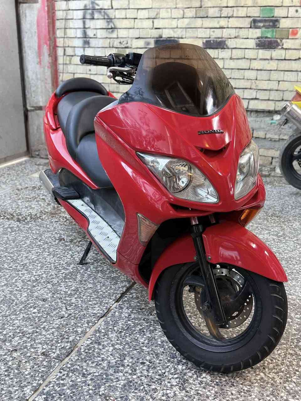 السلام عليكم
فورزة mf 0.8 دراجة لون مميز كلهة بلادي وكلهة شغالة
مكينة فول نعومة. معدل ١٦٠ تخم تاير دوشمة كلهة جديدة كهربائيات كلهة شغالة وشرط نضافتهة احلى من الصور
أوراق كاملة مكاني بغداد العبيدي السعر مليون
الشراي يتصل ***********
