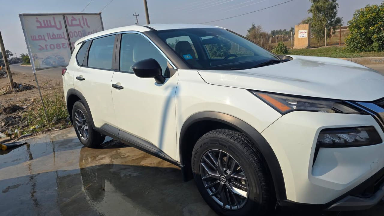 نيسان روج 2023 
‏مواصفات SV : بصمه وتشغيل  وشاشه وكامره

‏و رادار امامي وخلفي وبالمري و حساسات 3 بستم خلفيه 

‏ 33000 ماشيه 

‏كير و محرك و حجر و رادارات وكهربائيات رقم بغداد 
***********
‏السياره ماشاءالله كلش جديده
